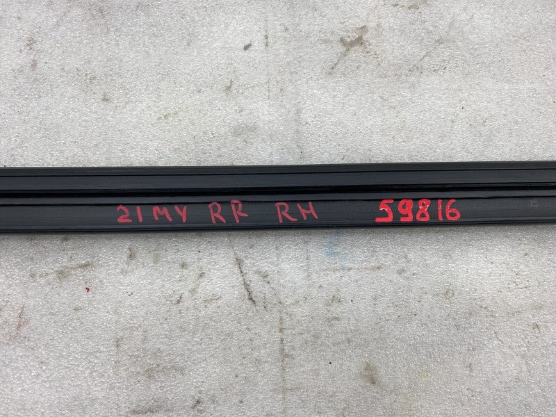 1500065 00 C ⭕ 2020-2024 Model Y Rear Right Door Inner Belt Rubber Seal Molding 1500065-00-C