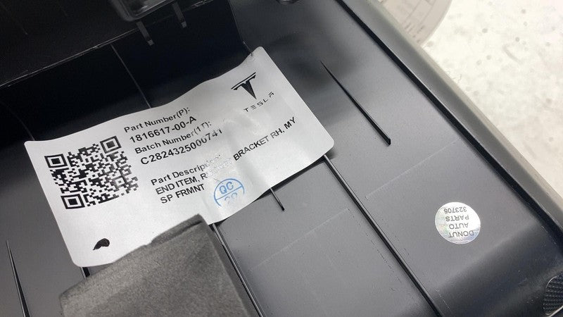 181661700A ⭕ 2020-2024 Tesla Model Y Passenger Side Trunk Rucket Bracket Right 1816617-00-A