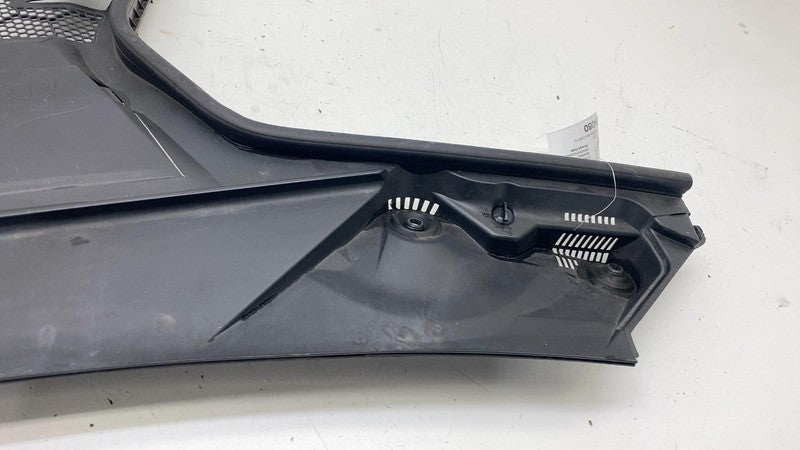 A 205 830 89 02 ⭕ 16-23 Mercedes-Benz C300 Front Left Windshield Cowl Grille Cover A2058308902