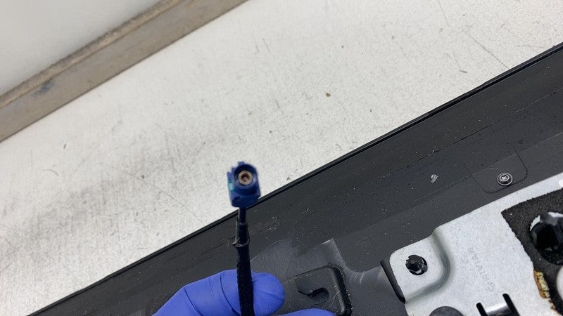 2022-2024 Rivian R1S Rear Overhead Shark Fin Roof Antenna + Applique