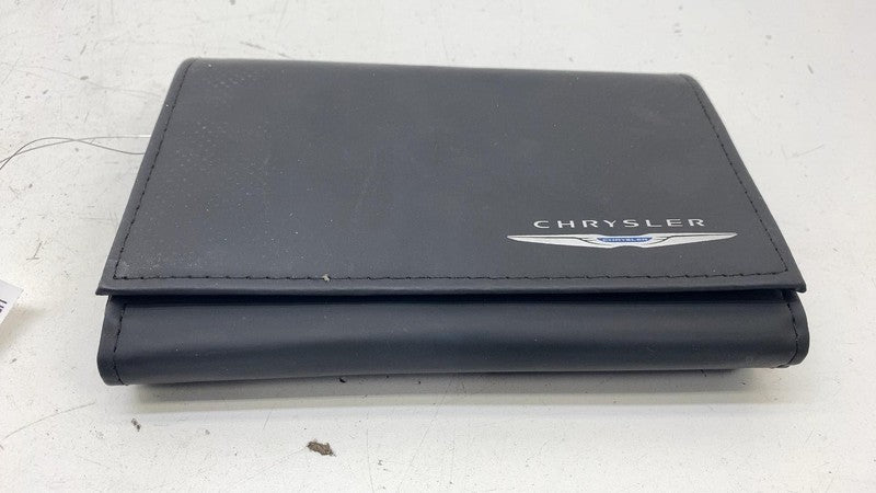 ⭕ 17-18 Chrysler Pacifica SET of Owners Manual Guide Handbook w/ Case Organizer