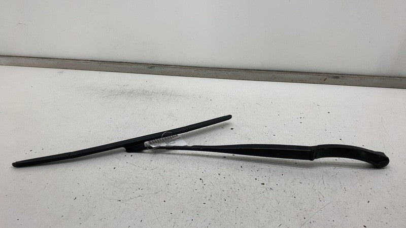 ⭕ 2022 2023 2024 Rivian R1T Front Driver Side Windshield Wiper Arm & Blade Left