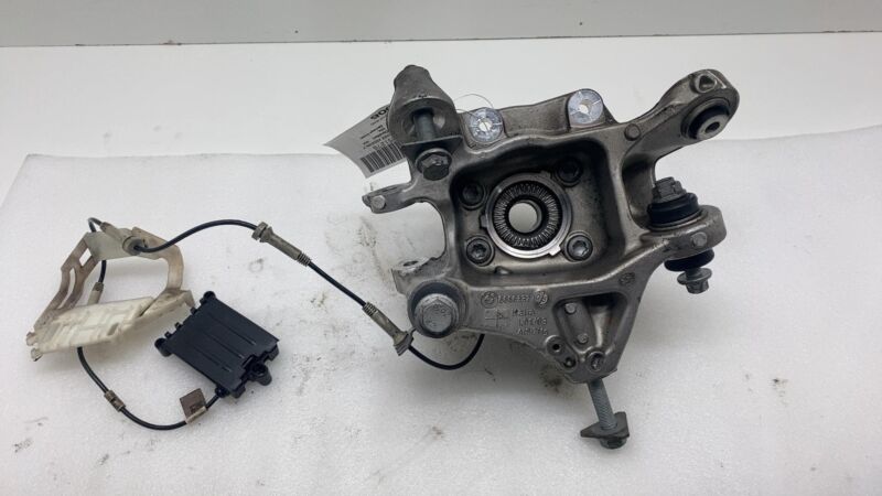 6866337 2017-2023 BMW 530e Rear Left Spindle Knuckle Hub w/ ABS & Connection Bracket RWD