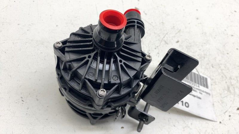 PT00876686A ⭕ 2025 Rivian R1S Engine Coolant Auxiliary Water Pump w/ Bracket PT00876686-A