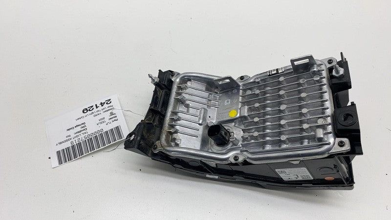 1806408-00-C 2024 2025 Tesla Cybertruck Rear Driver Taillight LED Tail Lamp Left 1806408-00-C