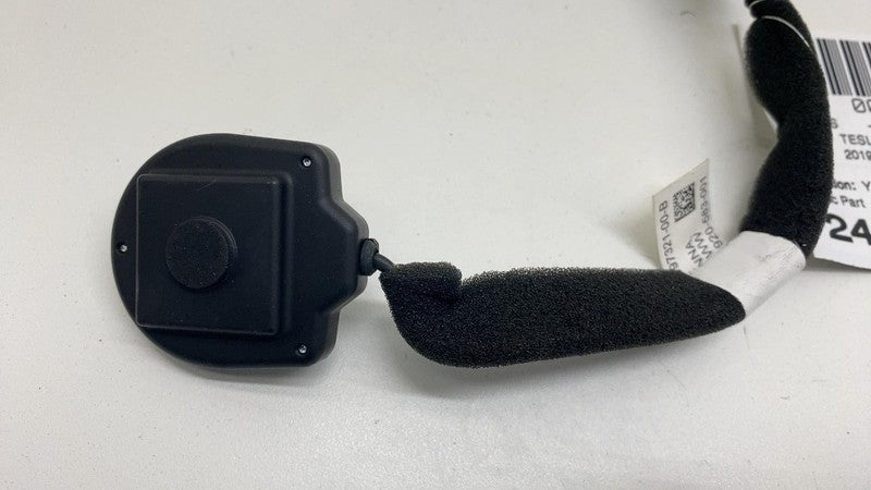 109732100B 2016-2020 Tesla Model X Roof Navigation GPS Antenna Module Unit 1097321-00-B OEM