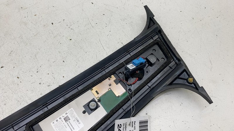 ⭕ 20-23 Model Y Left Exterior B-Pillar Applique Glass Trim LH AP3 1506