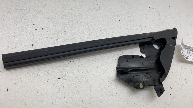 ⭕ 2017-2023 Tesla Model 3 Front Right Door A-Pillar Flag Glass Run Rub