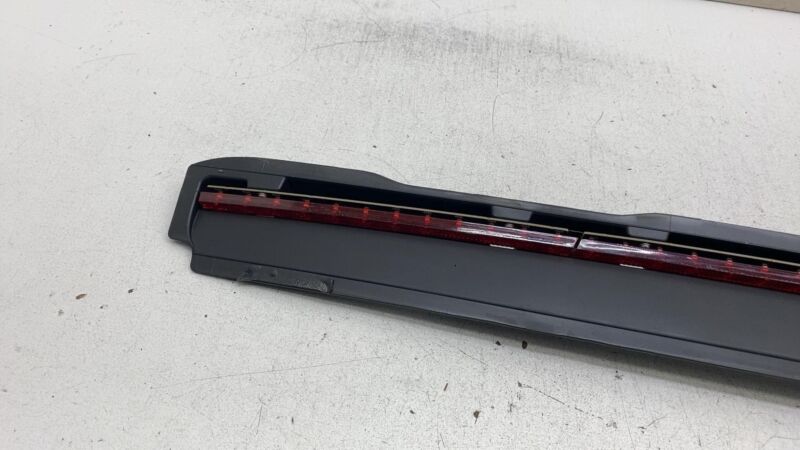 600591700E 2012-2020 Tesla Model S Rear Center High Mounted Stop Light Third 3rd Brake Assy