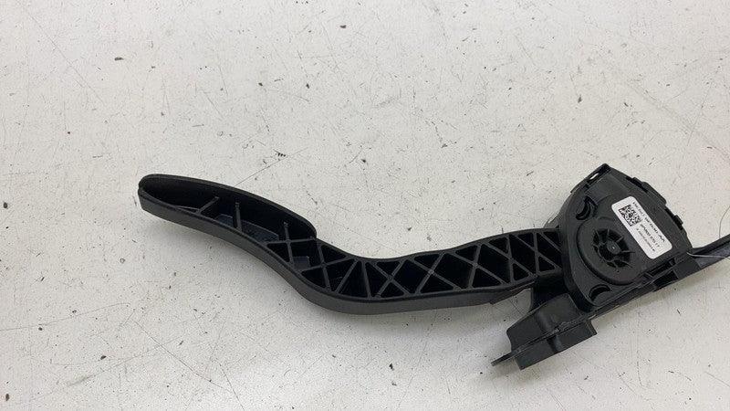 ⭕ 2016-2020 Tesla Model X Accelerator Throttle Pedal Assembly BE5C9F83