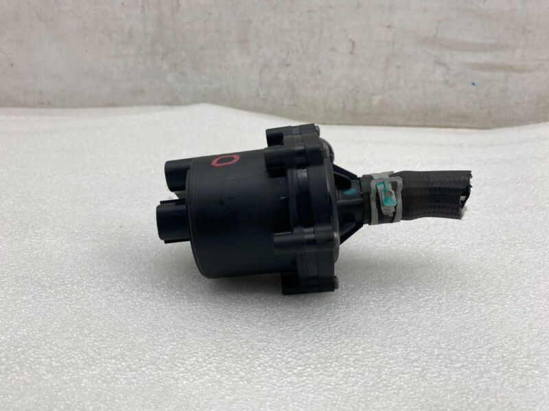 2016-2020 Tesla Model S X Cooling System Auxiliary Water Coolant Pump FWD Assy