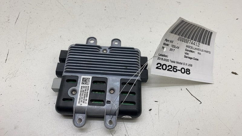 104282900E ⭕ 2016-2020 Tesla Model X USB Hub with WiFi Control Module Assembly 1042829-00-F