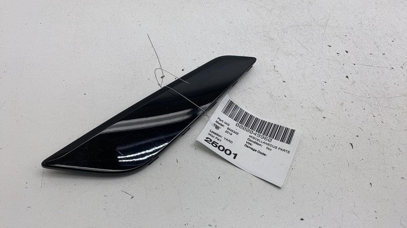 7439014 08 2017-2022 BMW G30 540i 530i 530e 550i Front Fender Pass Air Duct Trim 7439014-08