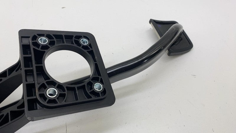 PT00041025 C ⭕ 2022 2023 2024 Rivian R1T R1S Brake Stop Pedal Assembly PT00041025-C