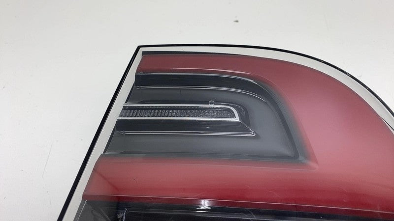 1034333-00-A ⭕ 2016-2020 Tesla Model X Rear Right Outer Taillight LED Tail Lamp 1034333-00-A