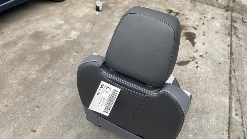 Front Seat VOLKSWAGEN ID4 25