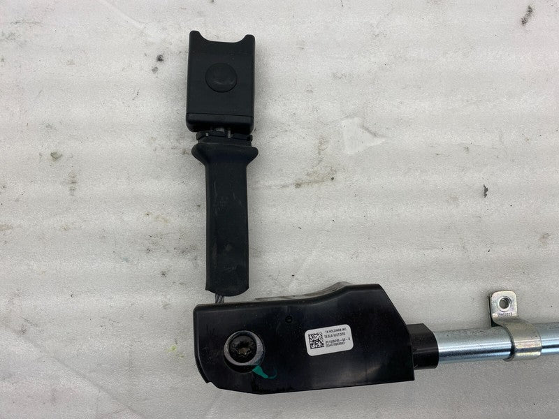 100526500B ⭕ 12-15 Model S Front Right Seat Belt Outboard Lap Pre-Tensioner 1005265-00-B