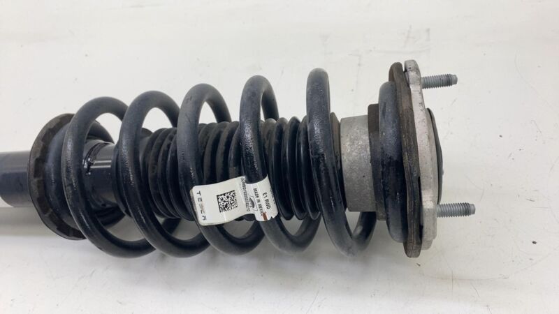 104436900E 17-23 Model 3 Front Right Shock Strut Absorber Coil Damper RWD E1RR 1044369-00-E