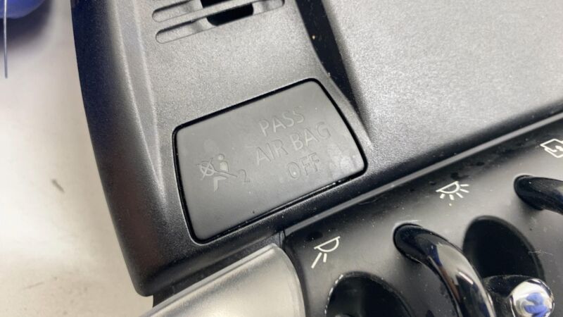 9 284 332 ⭕ 2011-2016 Mini Cooper Countryman S Front Roof Dome Light Switch Panel 9284332