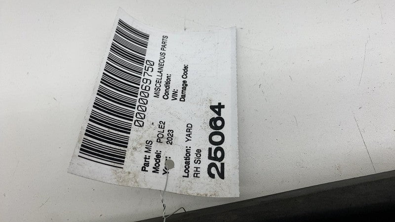 31672656 ⭕ 21-24 Polestar 2 Front Passenger Right Door Lower Trim Panel Molding 31672656