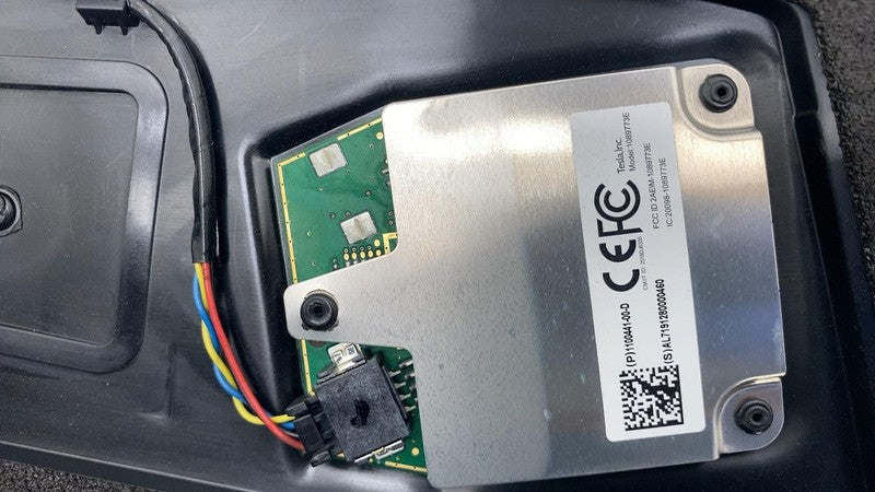 1100441-00-D ⭕17-23 Model 3 Right B-Pillar Applique Glass Trim Molding w/ Camera 1100441-00-D