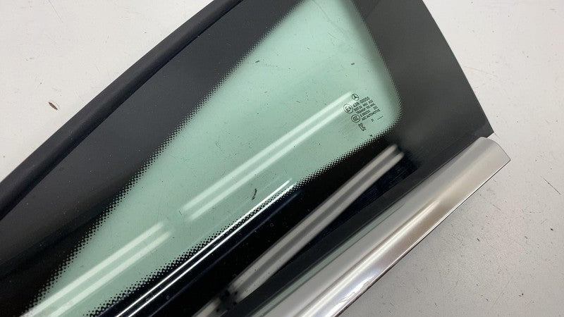 E6 43R-00050 ⭕ 2022 EQS 450+ V297 Rear Passenger Side Quarter Fixed Door Window Glass Right