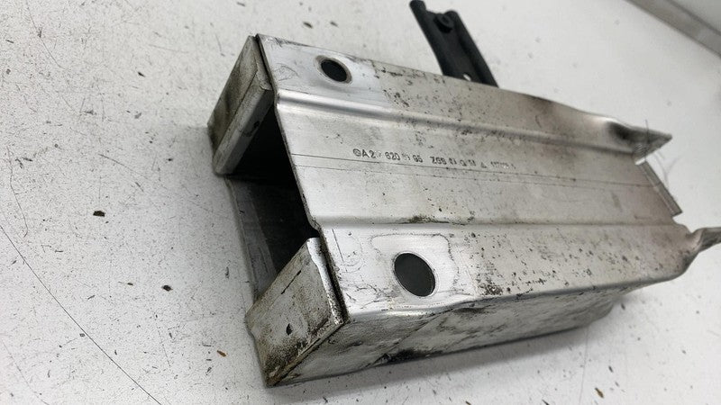 A 212 620 09 95 ⭕10-16 Mercedes E350 E-Class Front Left Bumper Reinforcement Bracket A2126200995