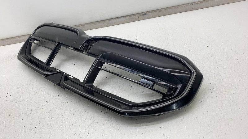 ⭕2024 2025 BMW 5-Series I5 M5 M60 Front Bumper Center Upper Grille 511