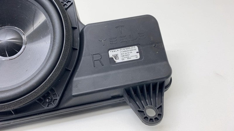 187899500C 2024 2025 Tesla Cybertruck Rear Right Radio Audio Speaker Sub Woofer 200MM Assy