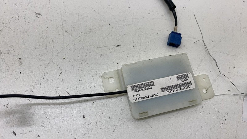 68068009AB ⭕ 11-17 Jeep Wrangler Remote & Radio Keyless Entry Antenna Amplifier 68068009AB