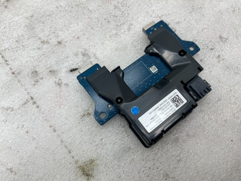 1121700 00 C ⭕ 2017-2023 Tesla Model 3 Rear USB Connector Module Unit Assembly 1121700-00-C