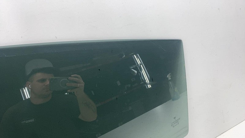 E9 43R-004553 ⭕ 2020-2021 Tesla Model Y Rear Driver Side Door Window Glass Left (Single Pane)