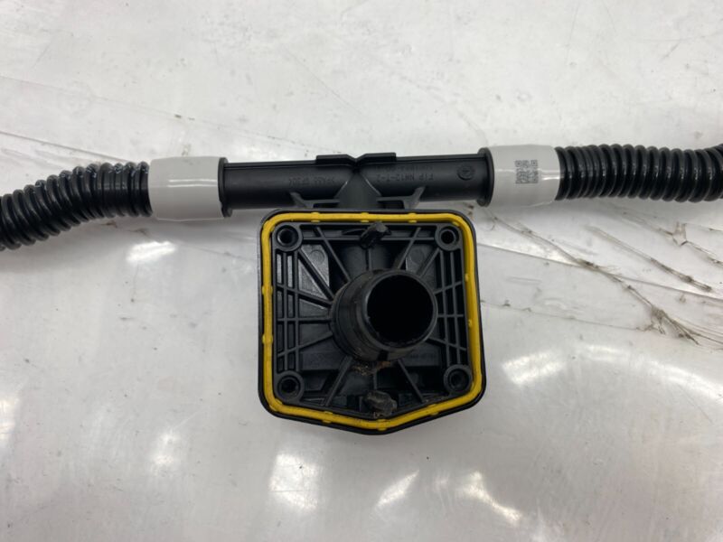 1091894-00-E ⭕ 2017-2022 Model 3 High Voltage HV Battery Cooling Hose Pipe Line 1091894-00-E