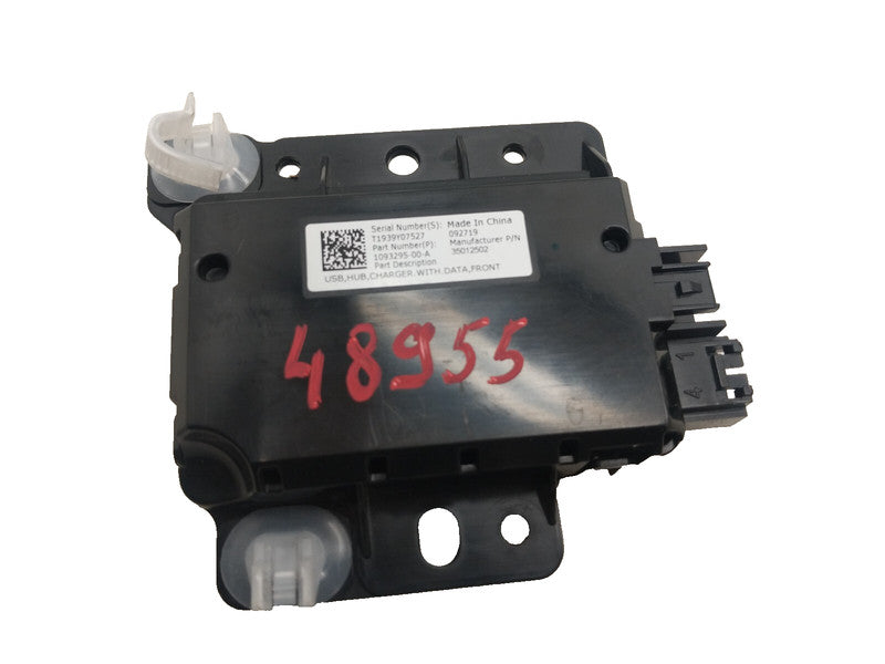 1093295 00 A ⭕ 17-20 Model 3 Front Center Console USB Hub Charger w/ Data Module 1093295-00-A