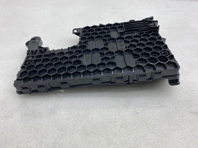 156745400B 2020-2023 Tesla Model 3 Right Low Voltage Controller Electronic Control Module