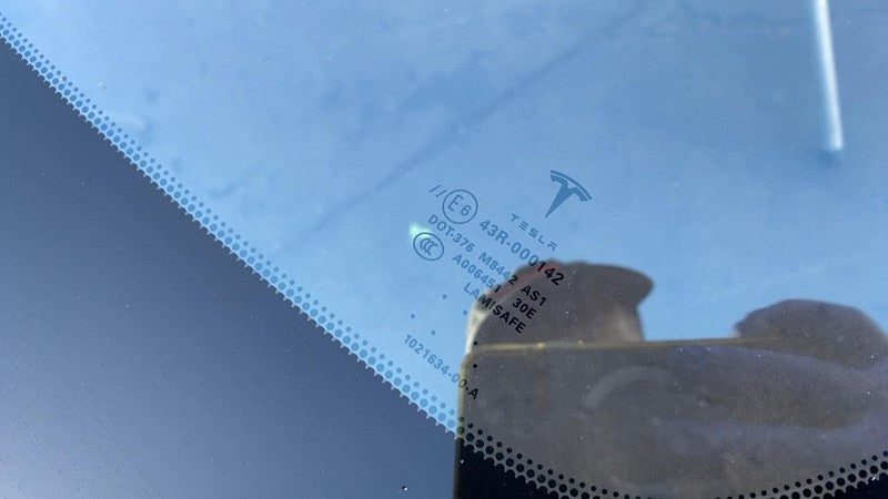 1021634-00-A 2012-2015 Tesla Model S MS Front Windshield Heated Wiper Area (No Auto Pilot)