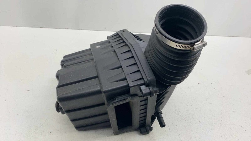 ⭕17-25 Chrysler Pacifica Engine Air Cleaner Intake Filter Housing Box