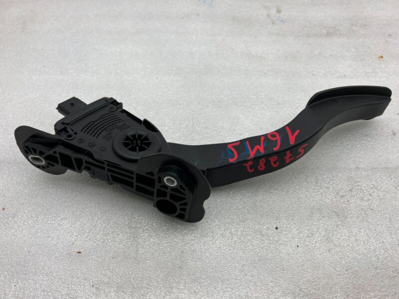 2012-2020 Tesla Model S X Accelerator Throttle Pedal Assembly BE5C 9F836-AA OEM