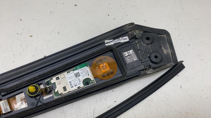 175146200B 2021-2024 Tesla Model X MX Left B-Pillar Applique Trim Molding w/ Camera & Seal