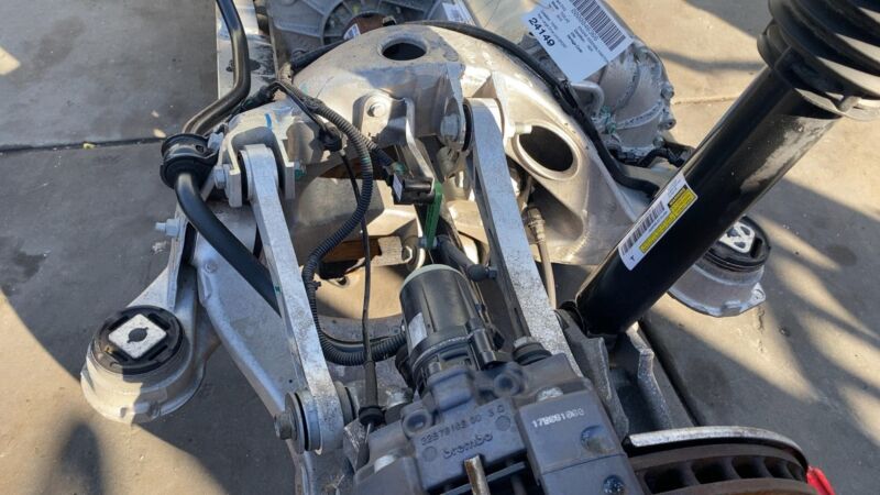 1002633 01 P 2012-2015 Tesla Model S Rear Large Drive Unit w/ Subframe & Suspension SPORT