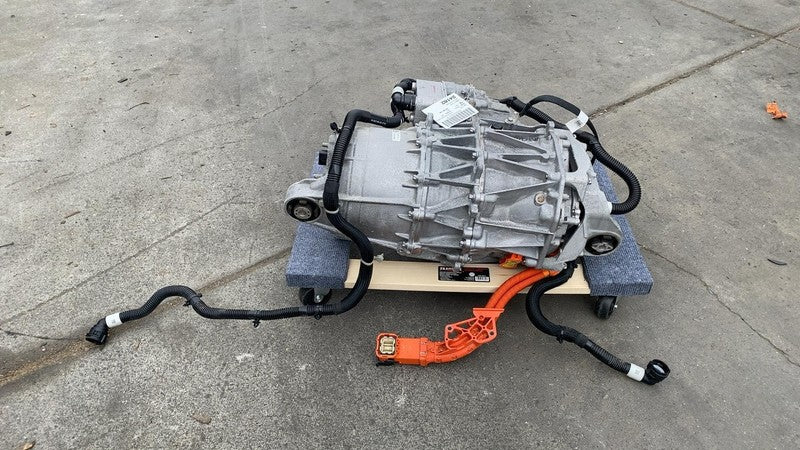 1120990 00 H 2020-2024 Tesla Model Y MY Rear Drive Unit Engine Electric Motor Low Current 3DU