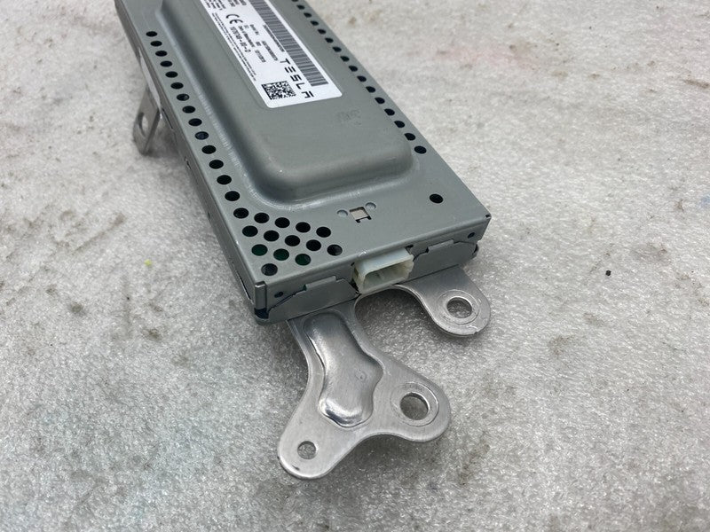 1079749 00 D ⭕ 2017-2023 Model 3 Harman Becker FM/HD Audio Radio Receiver Module 1079749-00-D