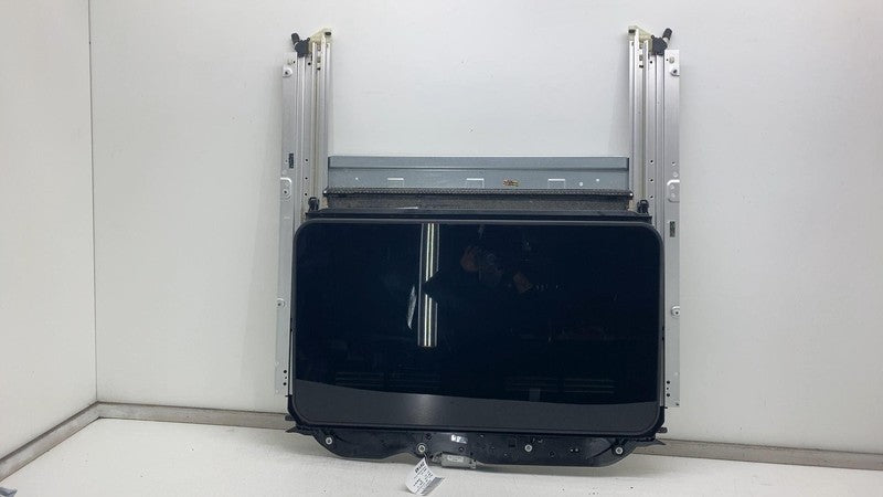 A 218 820 01 42 ⭕ 10-16 Mercedes-Benz E350 E-Class Panoramic Roof Glass Frame Track A2188200142