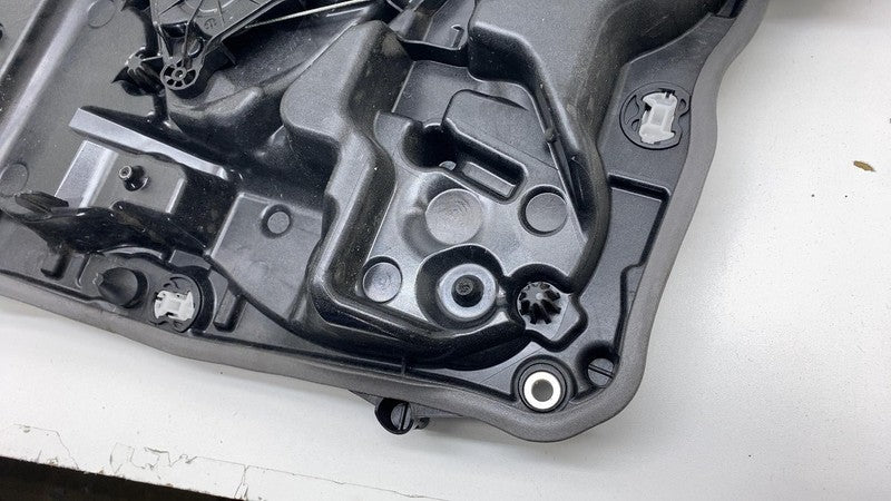 7365168 2018-2021 BMW 530e B46X Rear Passenger Side Door Panel Window Regulator Right RH