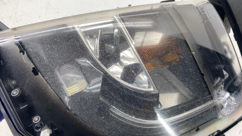 600591300F 2012-2020 Tesla Model S Front Driver Side LED Fog Light Cornering Lamp Left Assy