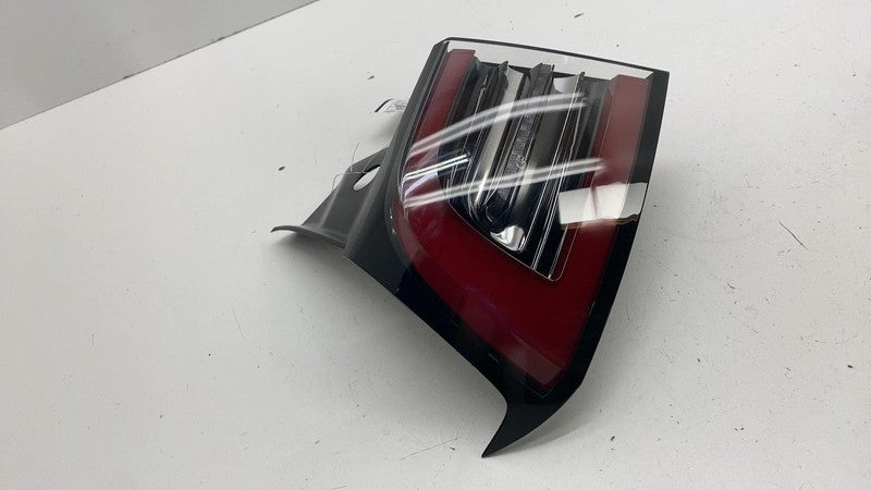 1077399 ⭕ 2017-2022 Tesla Model 3 Rear Exterior Taillight Outer Tail Lamp Left 1077397