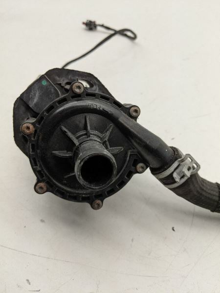 1037328-00-F 2016-2020 Tesla Model X MX Cooling System Auxiliary Coolant Water Pump Assembly