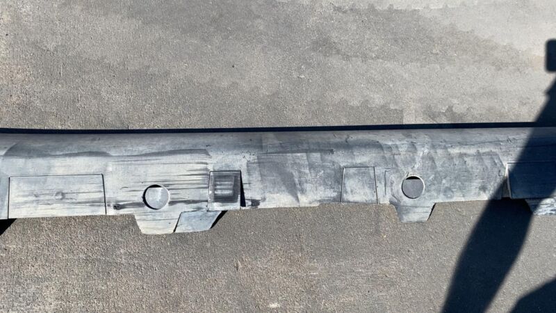 168027000A ⭕ 21-24 Tesla Model X Right Skirt Rocker Molding Sill Panel Cover 1680270-00-A