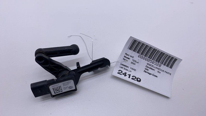 125094100B 2024 2025 Tesla Cybertruck Front Left Air Suspension Height Level Sensor LH Assy