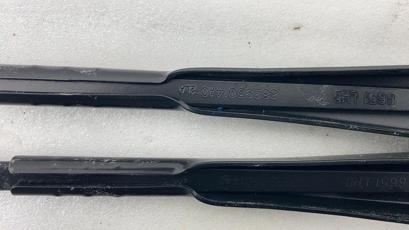 ⭕2018-2023 Jeep Wrangler Front Left & Right Windshield Wiper Arm Assy